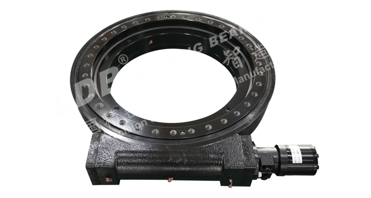 回轉(zhuǎn)驅(qū)動(dòng)在煤礦鉆機(jī)應(yīng)用